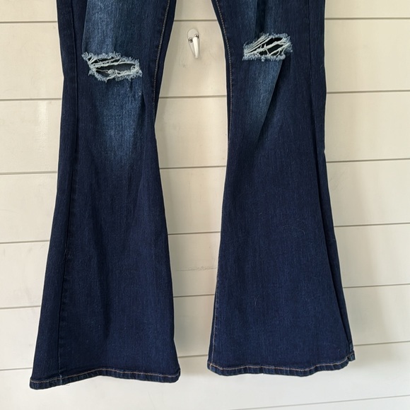 refuge Size Junior 9 W29" AUSTIN High Rise Flare Distressed - Picture 7 of 12